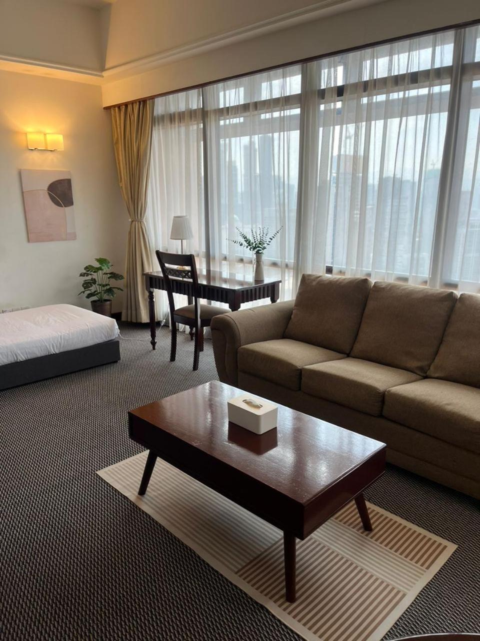 Luxhouz Suites At Times Square Kuala Lumpur Exterior foto